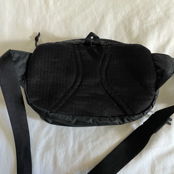 SOLD Black Patagonia Ultralight Black Hole Mini Hip Pack - Picture 5 of 7